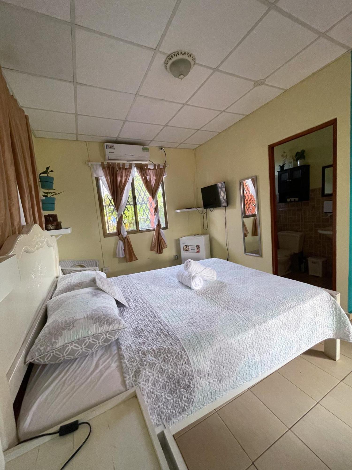 Hostel Kimmell / Hostal Familiar La Casita De Los Kimmell لاس تابلاس المظهر الخارجي الصورة