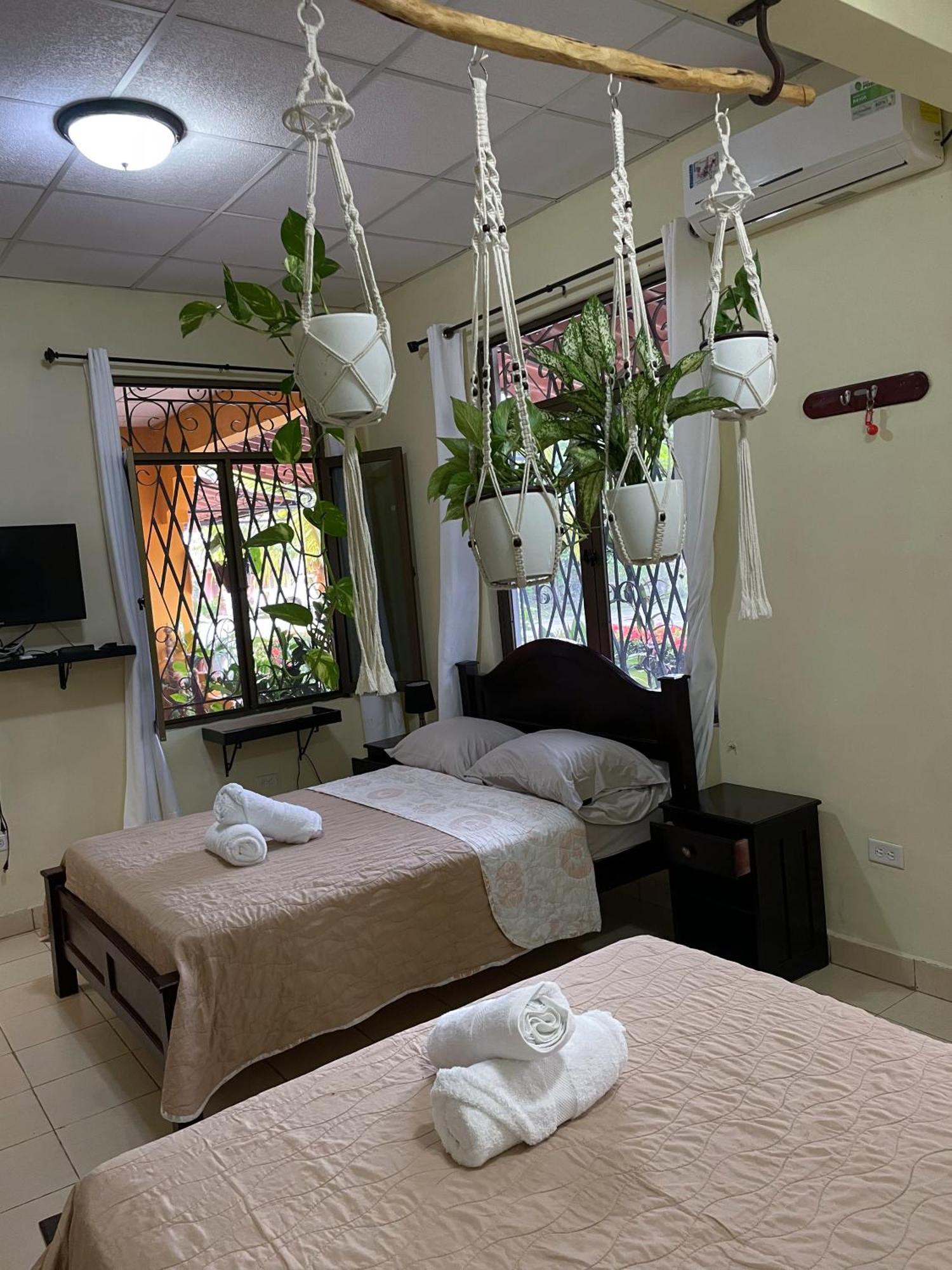 Hostel Kimmell / Hostal Familiar La Casita De Los Kimmell لاس تابلاس الغرفة الصورة