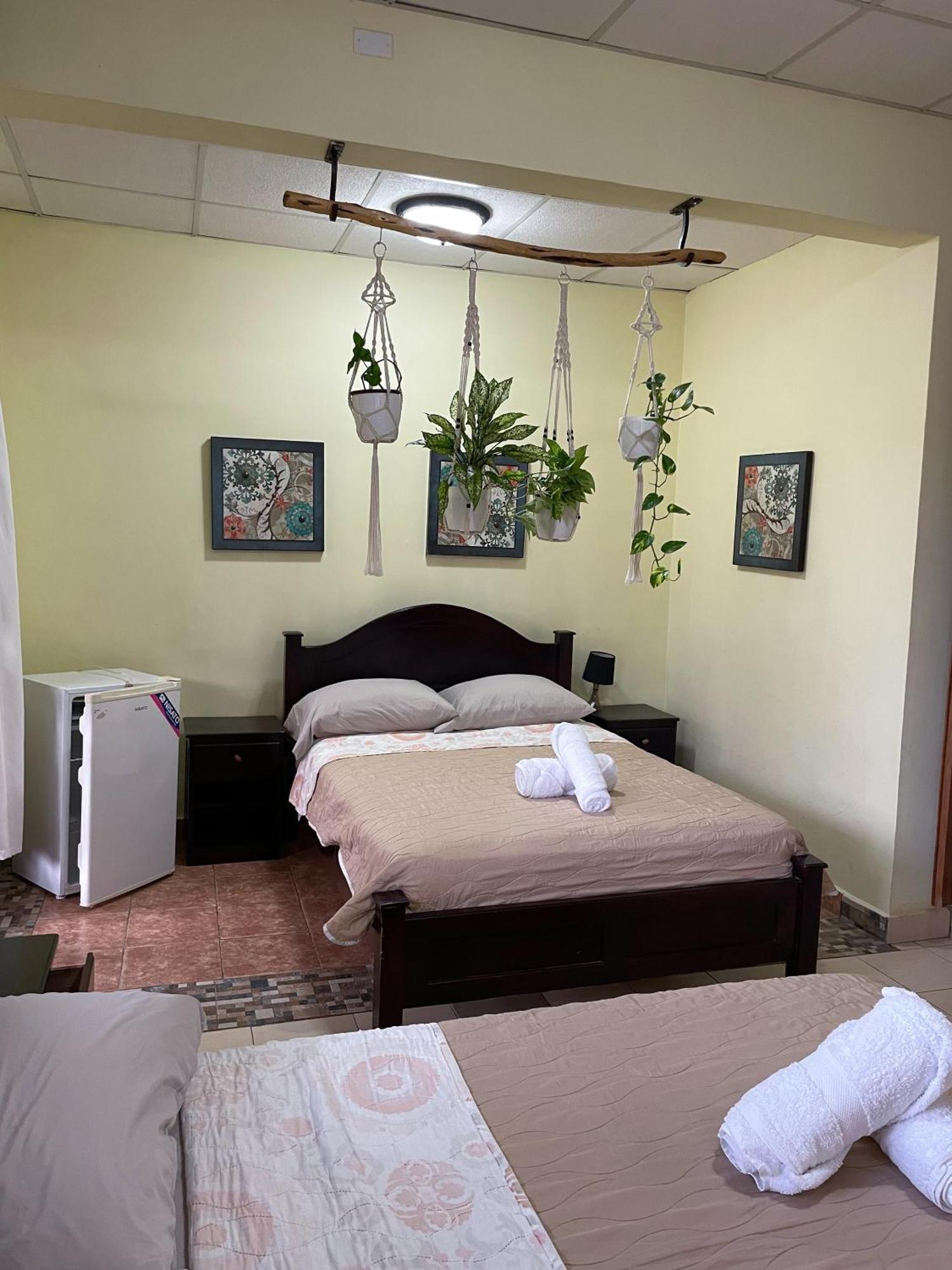 Hostel Kimmell / Hostal Familiar La Casita De Los Kimmell لاس تابلاس الغرفة الصورة
