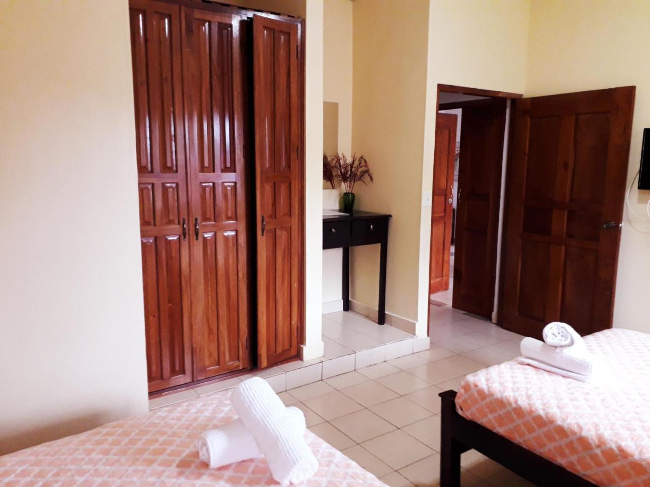 Hostel Kimmell / Hostal Familiar La Casita De Los Kimmell لاس تابلاس المظهر الخارجي الصورة
